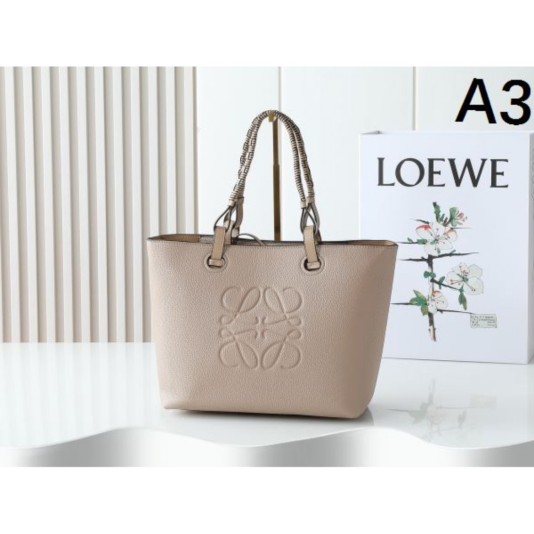 上質でモダンな LOEWE ロエベ コピー トートバッグ スタイリッシュな一品