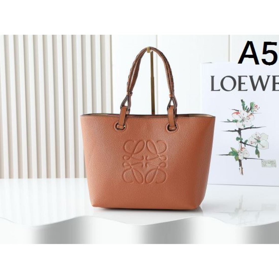 上質でモダンな LOEWE ロエベ コピー トートバッグ スタイリッシュな一品