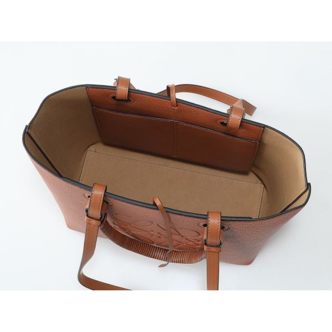 上質でモダンな LOEWE ロエベ コピー トートバッグ スタイリッシュな一品