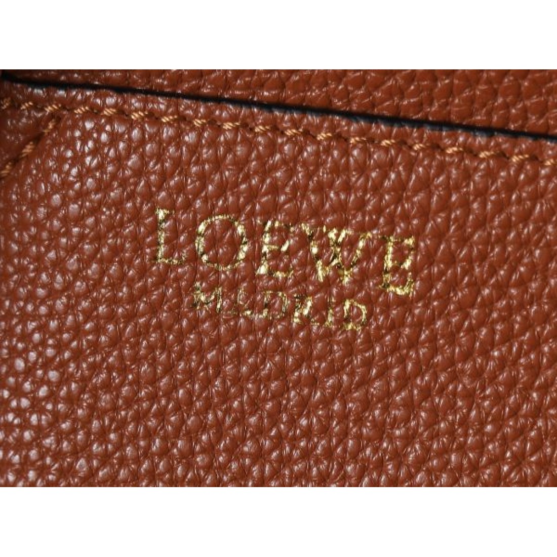 上質でモダンな LOEWE ロエベ コピー トートバッグ スタイリッシュな一品