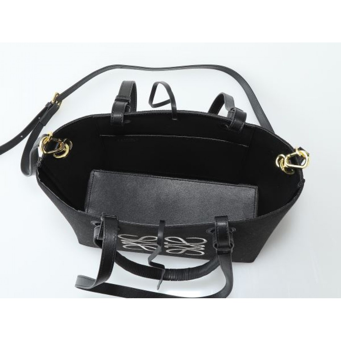 LOEWE ロエベ コピー トートバッグ エレガントな雰囲気で人気急上昇
