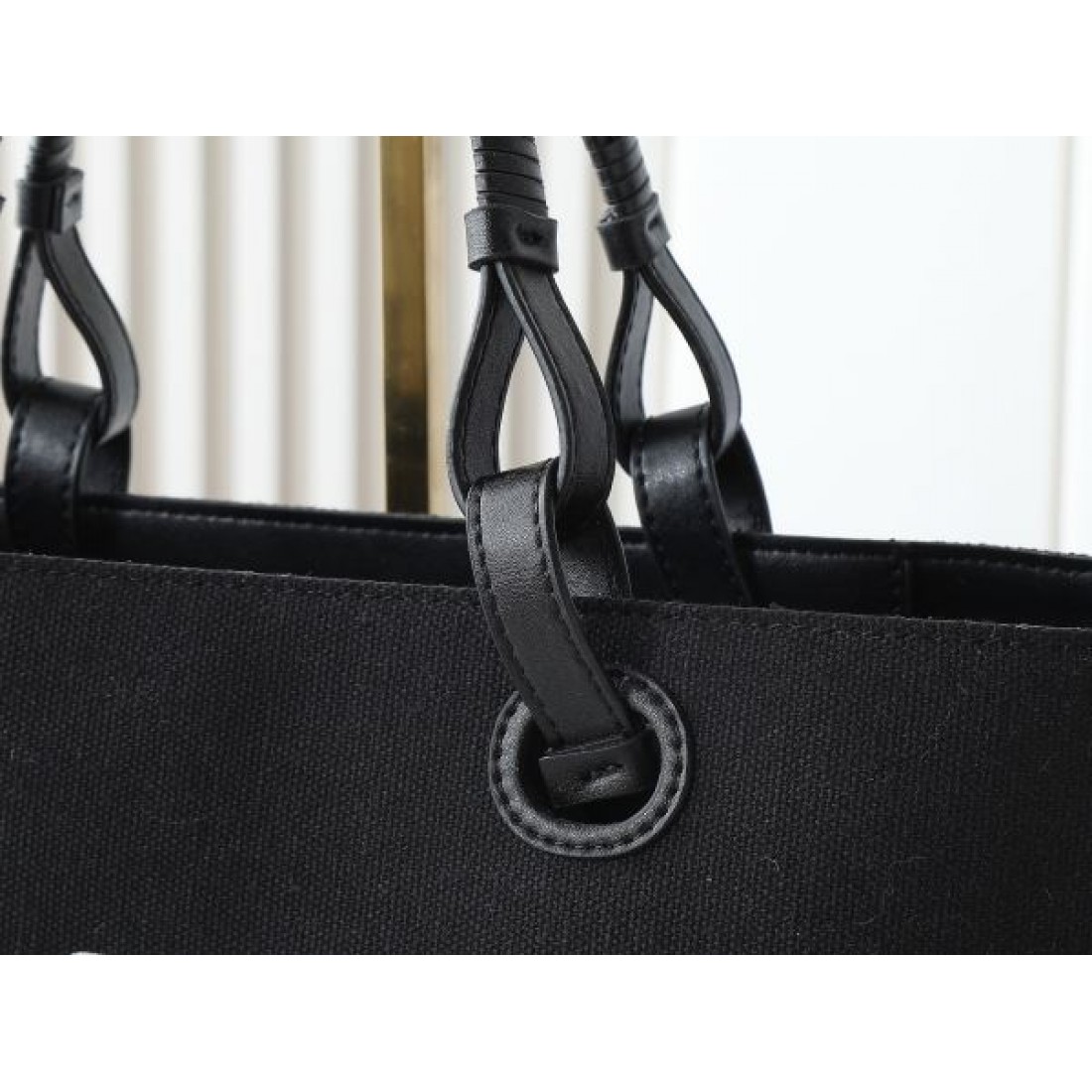 LOEWE ロエベ コピー トートバッグ エレガントな雰囲気で人気急上昇