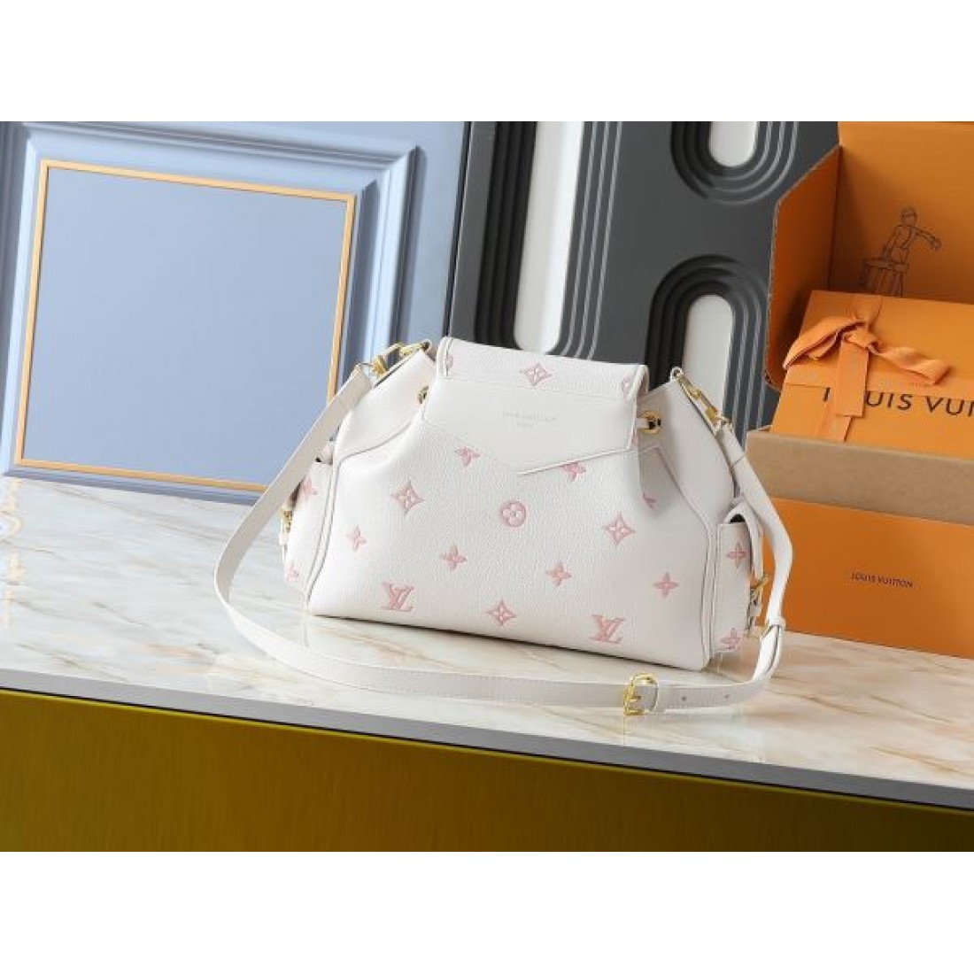 圧倒的な存在感を放つ LOUIS VUITTON ルイヴィトン コピー トートバッグ 特別なデザイン