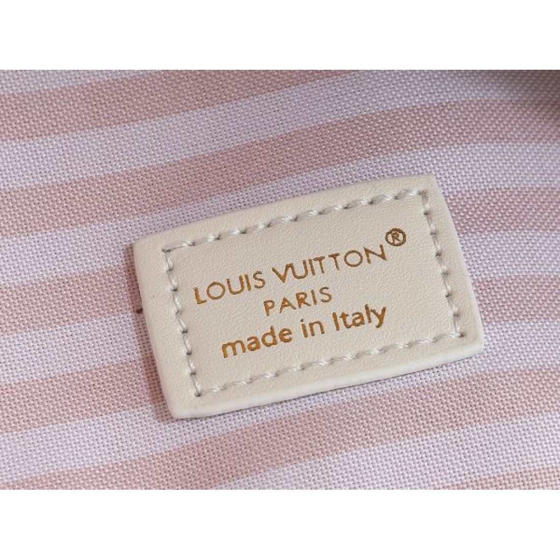 圧倒的な存在感を放つ LOUIS VUITTON ルイヴィトン コピー トートバッグ 特別なデザイン