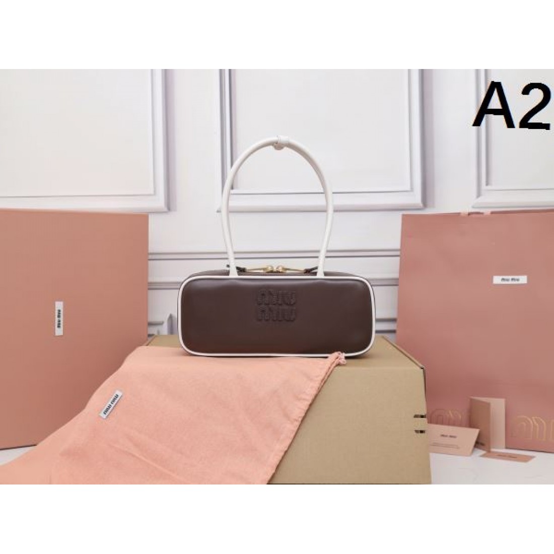 MIU MIU スーパーコピー トートバッグ ミュウミュウ 個性的でスタイリッシュに