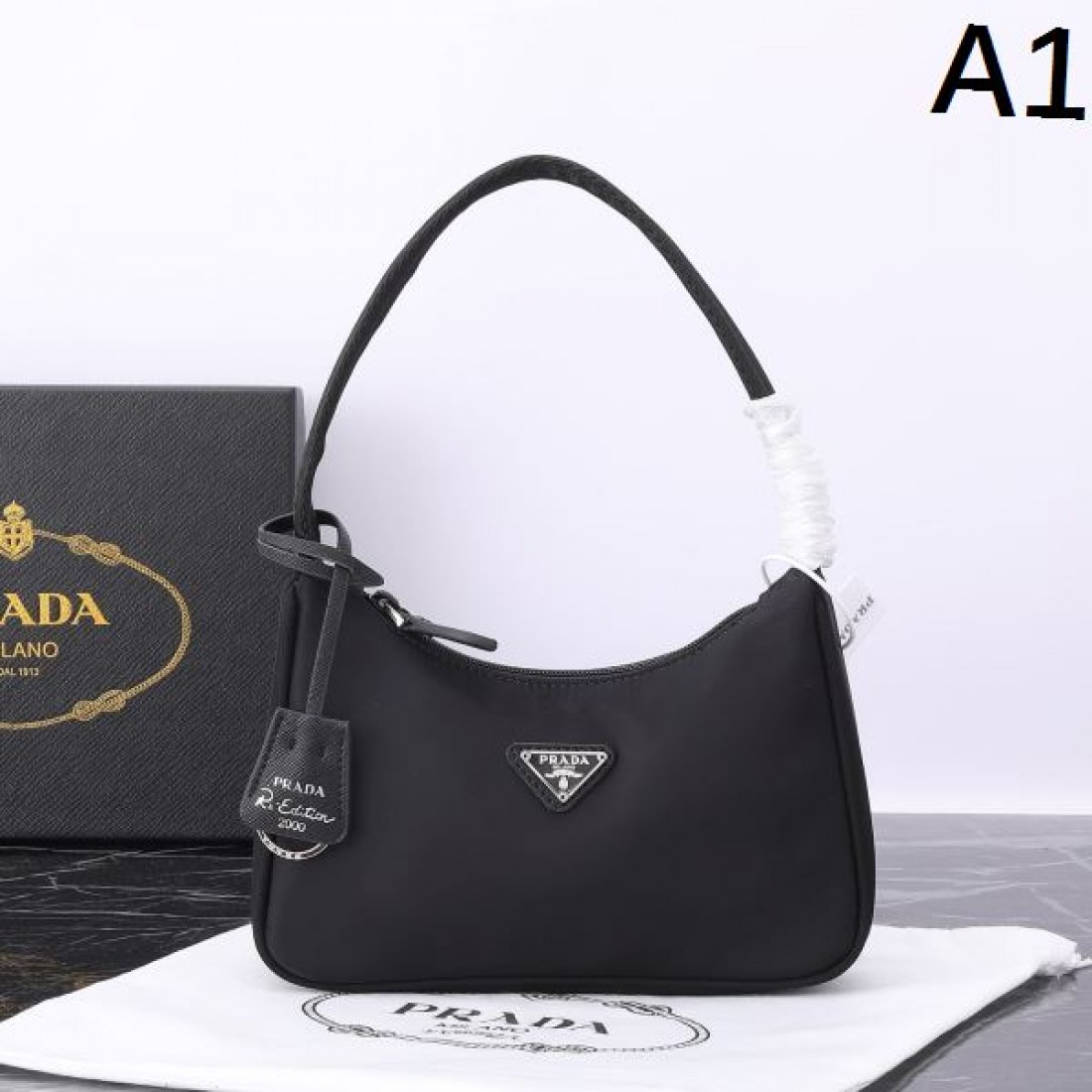圧倒的な存在感 PRADA スーパーコピー トートバッグ プラダ 上質な仕上がり