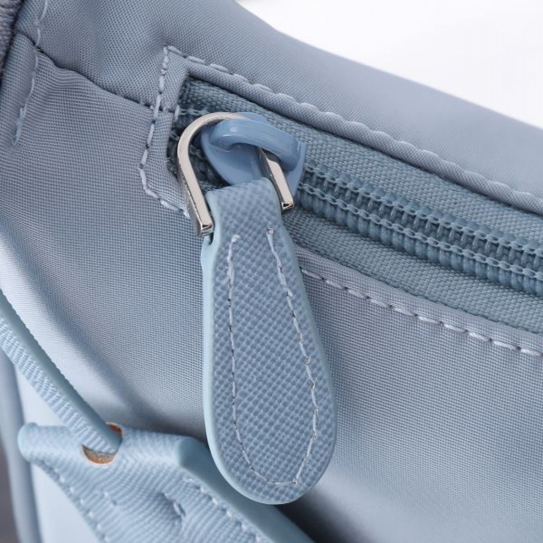 圧倒的な存在感 PRADA スーパーコピー トートバッグ プラダ 上質な仕上がり