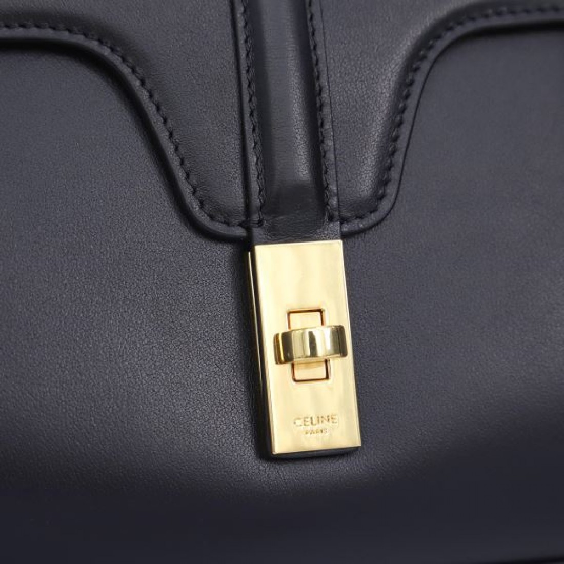 セリーヌ コピー ショルダーバッグ CELINE 魅力的で華やかな印象に