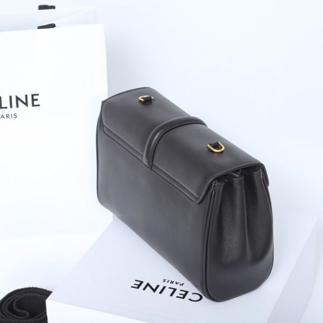 セリーヌ コピー ショルダーバッグ CELINE 魅力的で華やかな印象に