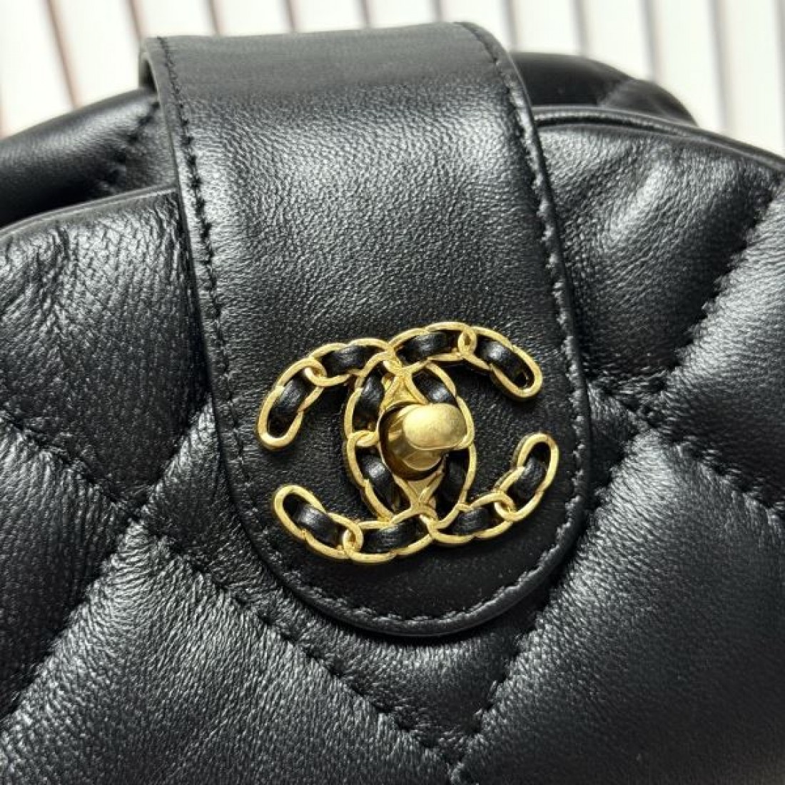 CHANEL シャネル コピー ショルダーバッグ 気品ただよう洗練デザイン