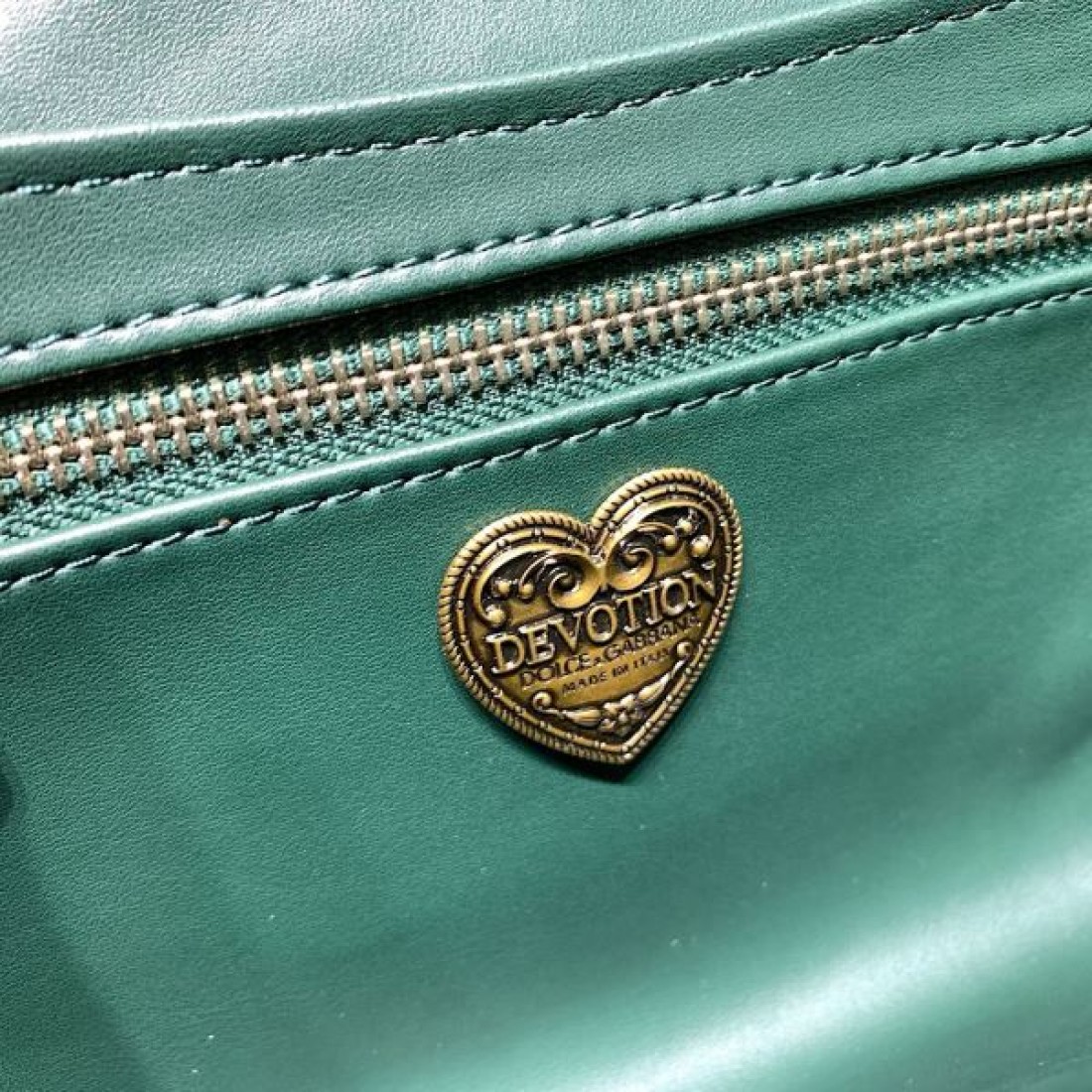 大人の雰囲気ただよう ドルチェ＆ガッバーナ コピー ショルダーバッグ DOLCE＆GABBANA スタイリッシュに