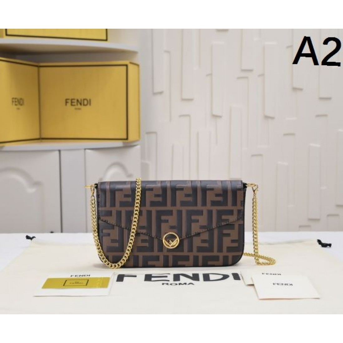  旬のスタイルにぴったり FENDI フェンデイ コピー ショルダーバッグ 上品でモダン