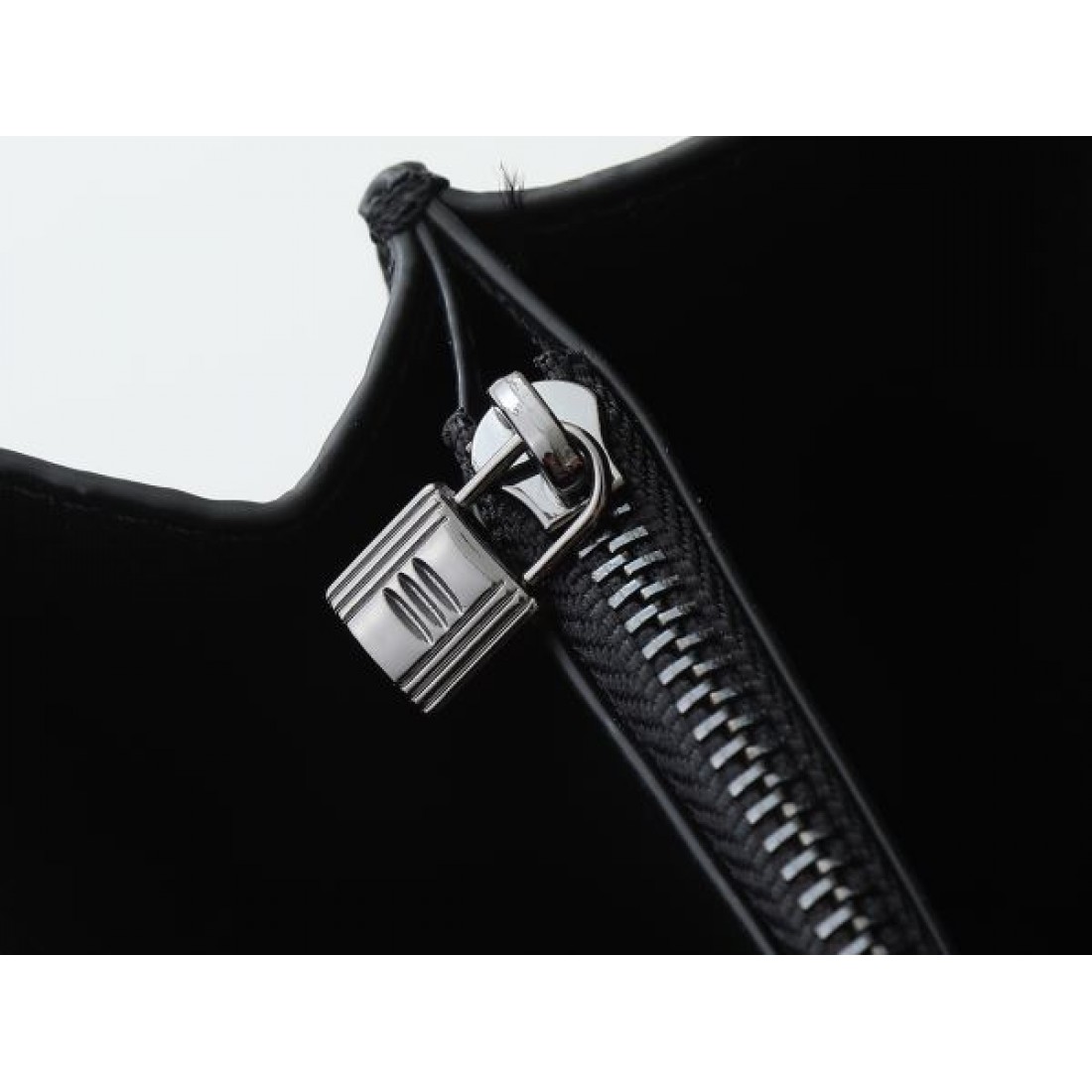 HERMES エルメス コピー ショルダーバッグ HERMES 圧倒的な存在感と高貴さ