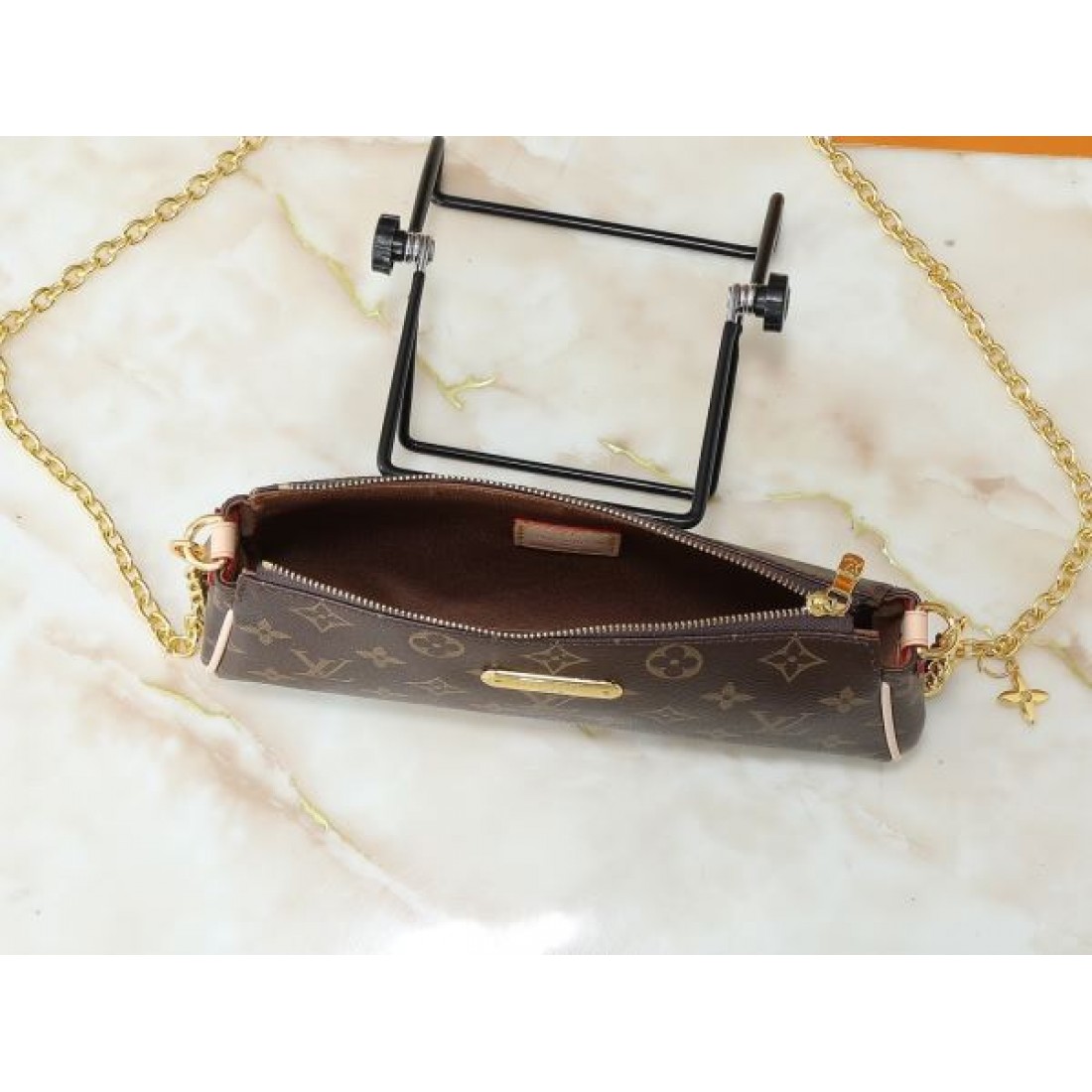 LOUIS VUITTON ルイヴィトン コピー ショルダーバッグ 贅沢でモダンな雰囲気