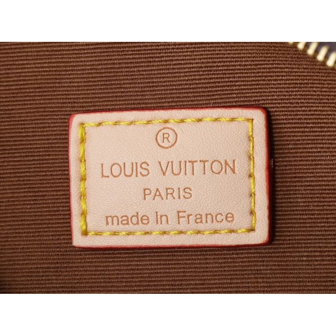 LOUIS VUITTON ルイヴィトン コピー ショルダーバッグ 贅沢でモダンな雰囲気