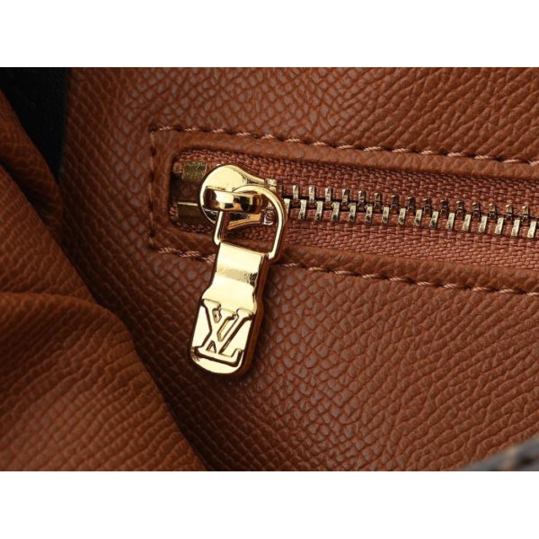 ルイヴィトン コピー ショルダーバッグ LOUIS VUITTON 高雅で洗練された