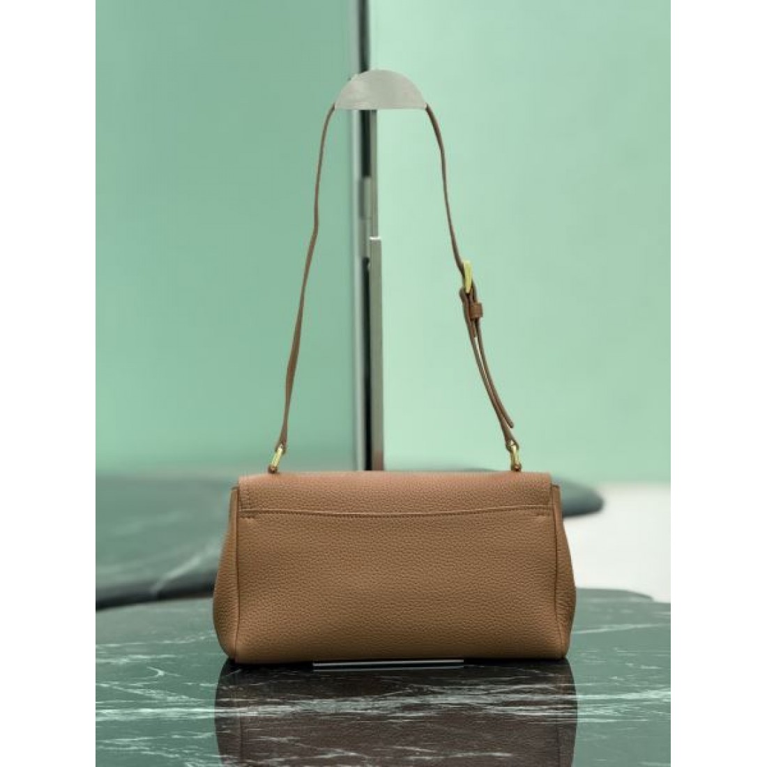 洗練された PRADA プラダ コピー ショルダーバッグ 贅沢な雰囲気