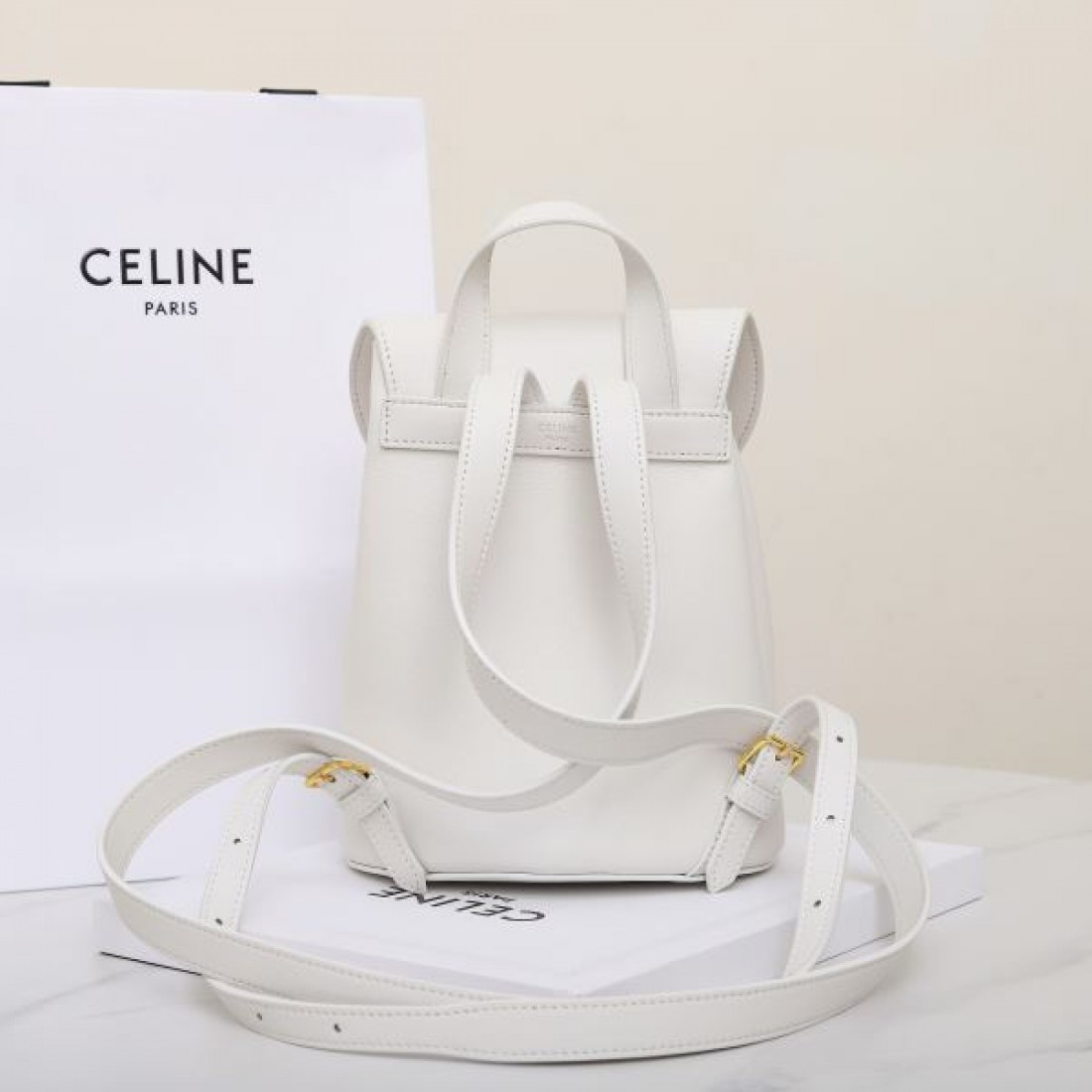  魅惑的な CELINE セリーヌ コピー バックパック シックな印象