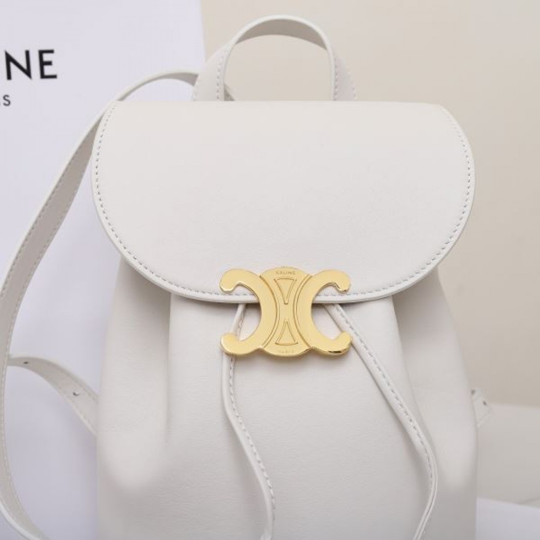  魅惑的な CELINE セリーヌ コピー バックパック シックな印象