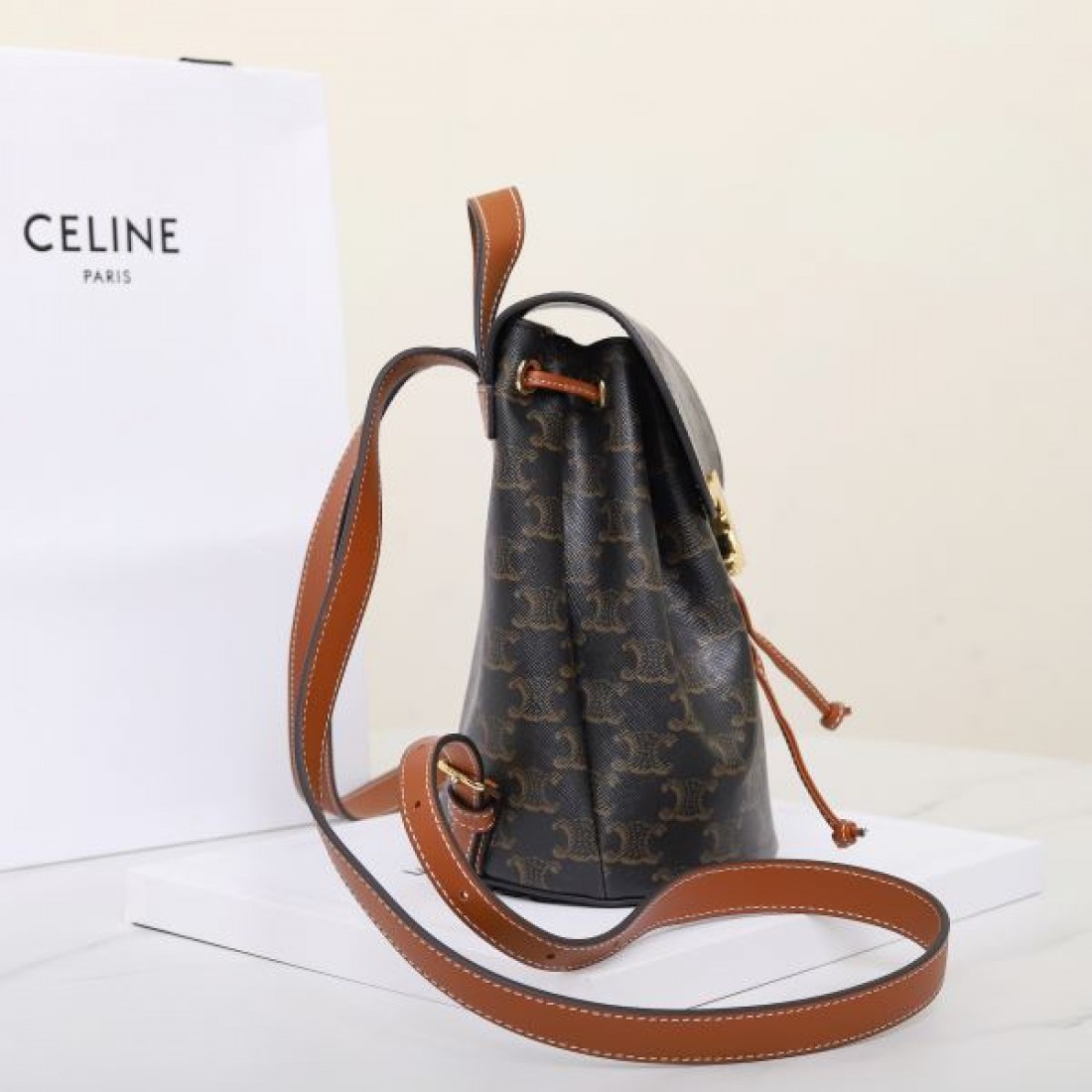 CELINE セリーヌ コピー バックパック エレガントで洗練された