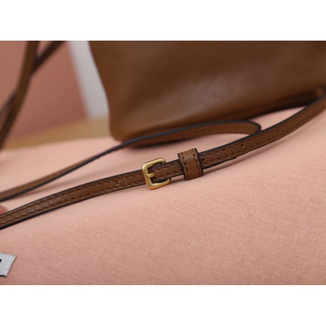 MIU MIU 洗練された ミュウミュウ コピー バックパック 華やかに