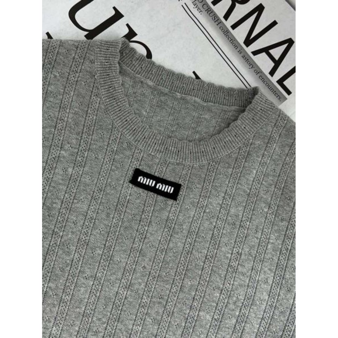 MIU MIU ミュウミュウ コピー 半袖 上品でモダンなデザインが魅力