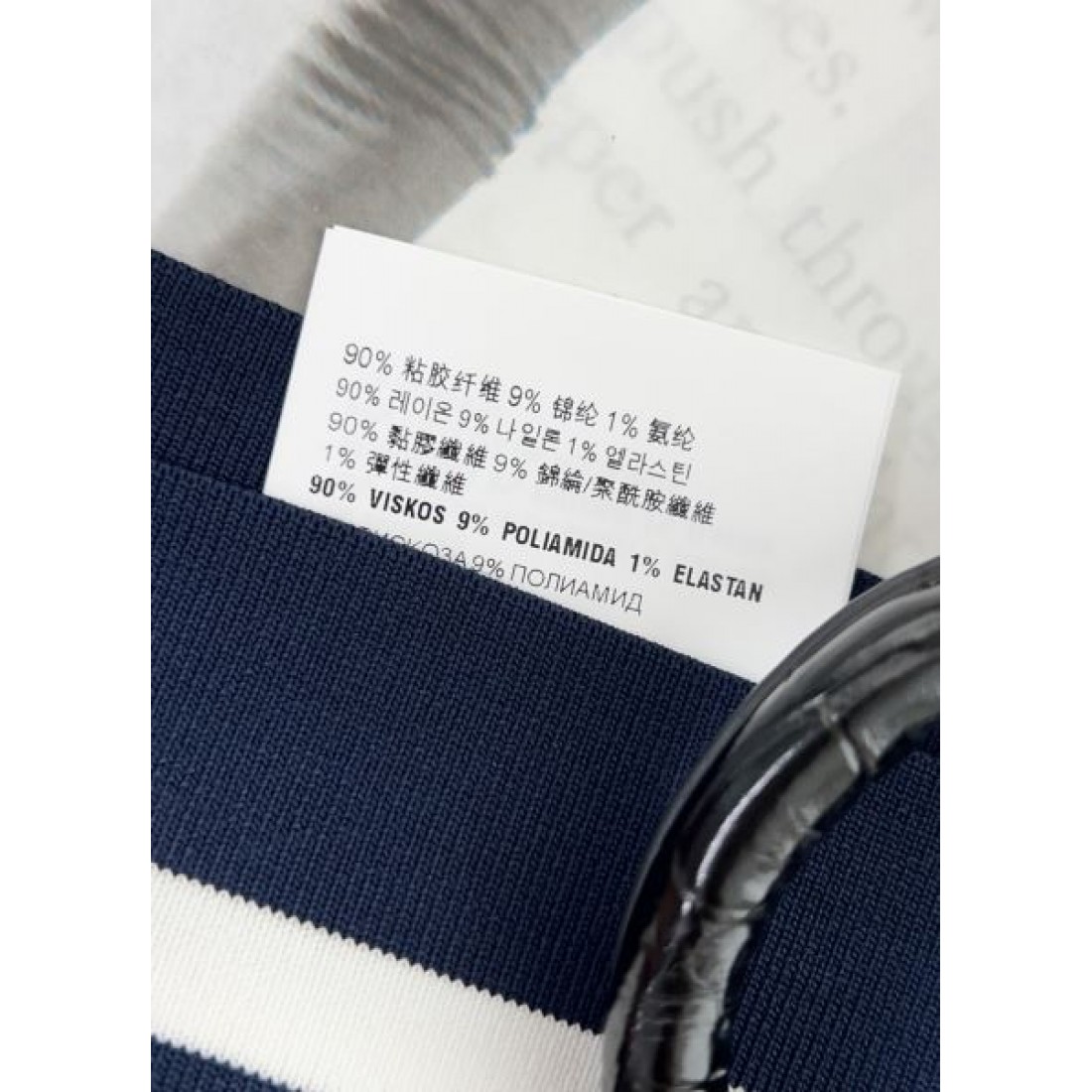 トレンド感ただよう ミュウミュウ コピー 半袖 MIU MIU 大人可愛い印象に