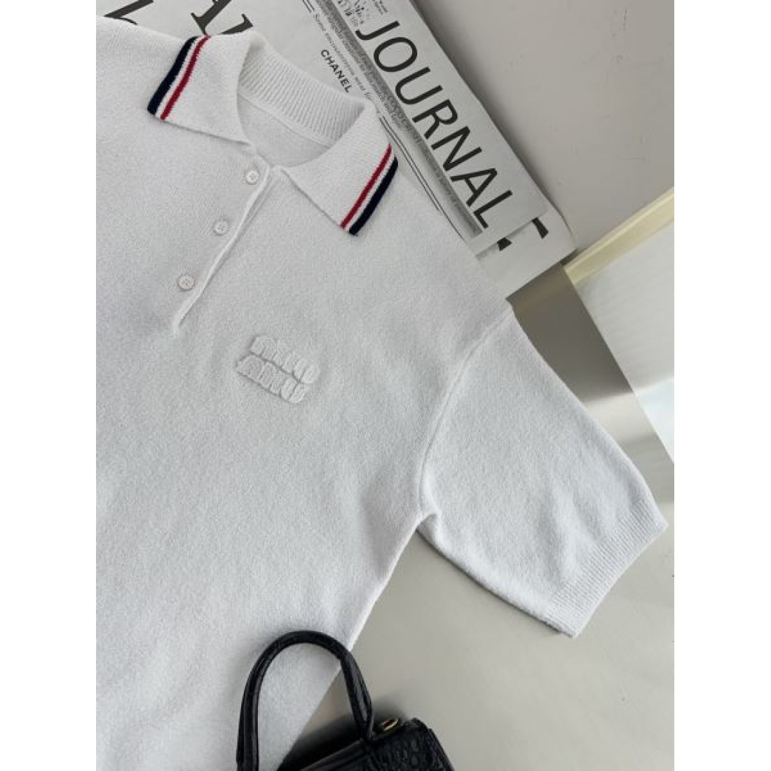 女性らしく華やかな MIU MIU ミュウミュウ スーパーコピー 半袖 エレガントに