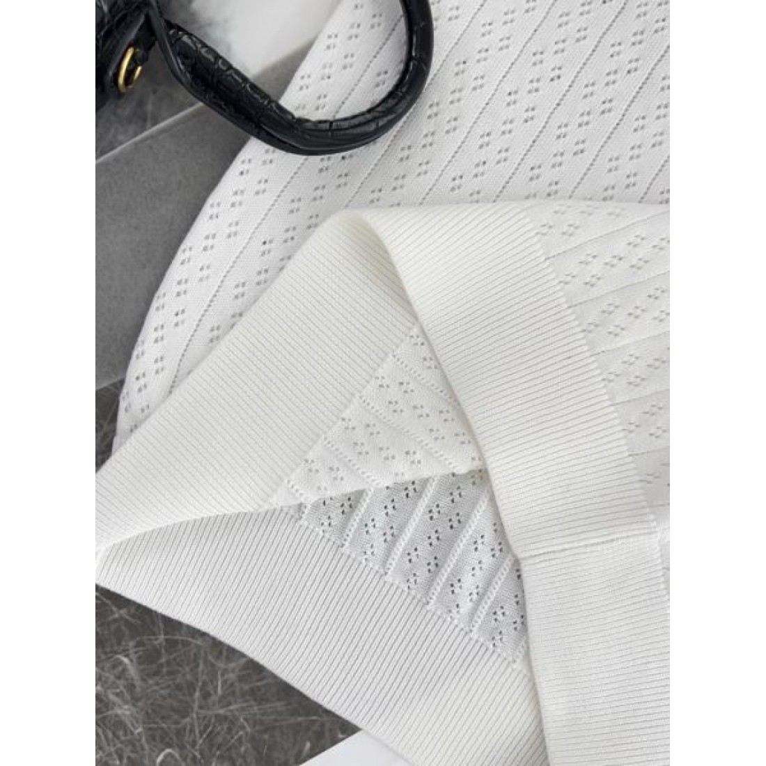  VALENTINO ヴァレンティノ スーパーコピー 半袖 華やかで上質な仕上がり