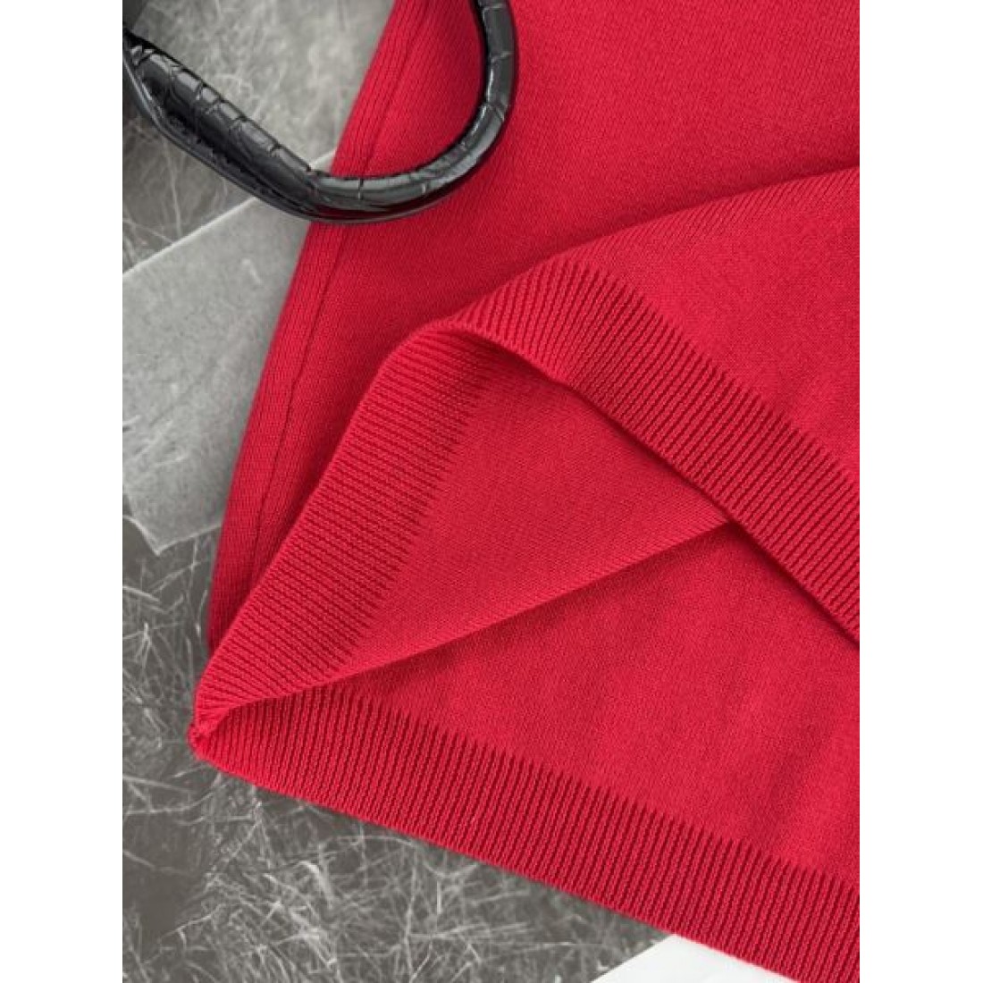  高級感ただよう VALENTINO ヴァレンティノ スーパーコピー 半袖 魅惑の一枚