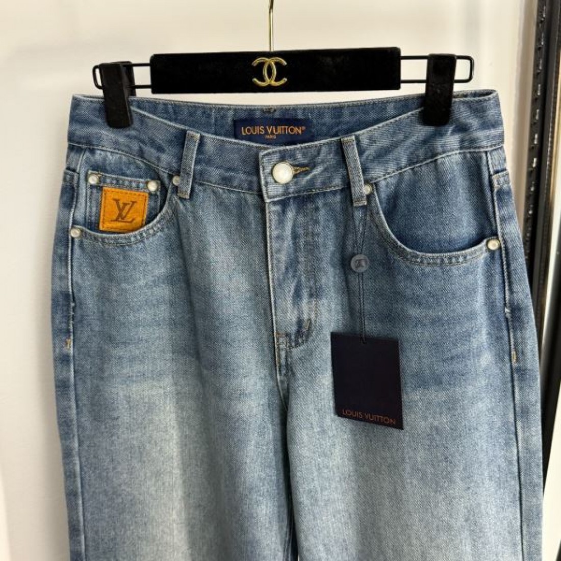 人気の ルイヴィトン コピー ジーンズ LOUIS VUITTON 魅惑的で個性的なシルエット