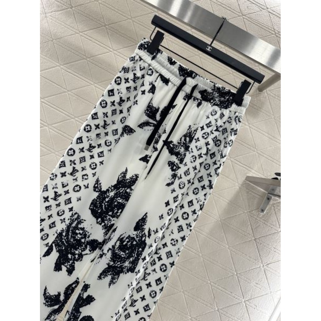 ファッション LOUIS VUITTON ルイヴィトン コピー ストレートパンツ 贅沢な雰囲気