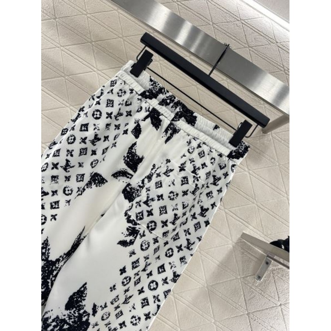 ファッション LOUIS VUITTON ルイヴィトン コピー ストレートパンツ 贅沢な雰囲気