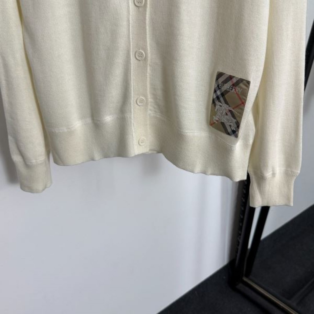 バーバリー BURBERRY コピー カーディガン エレガントで洗練された特別感