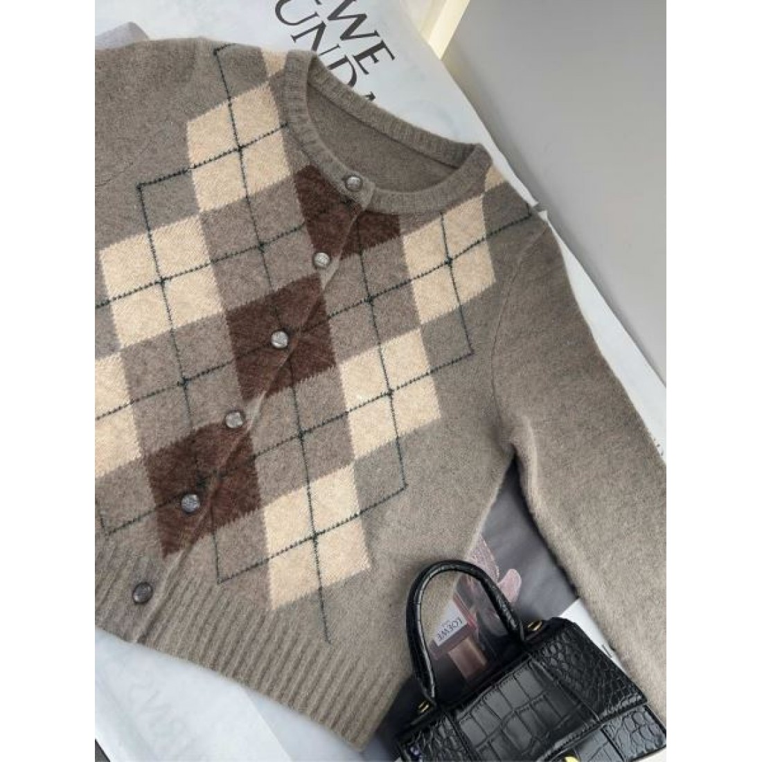 上質で華やかな CELINE　セリース コピー カーディガン 大人の人気アイテム