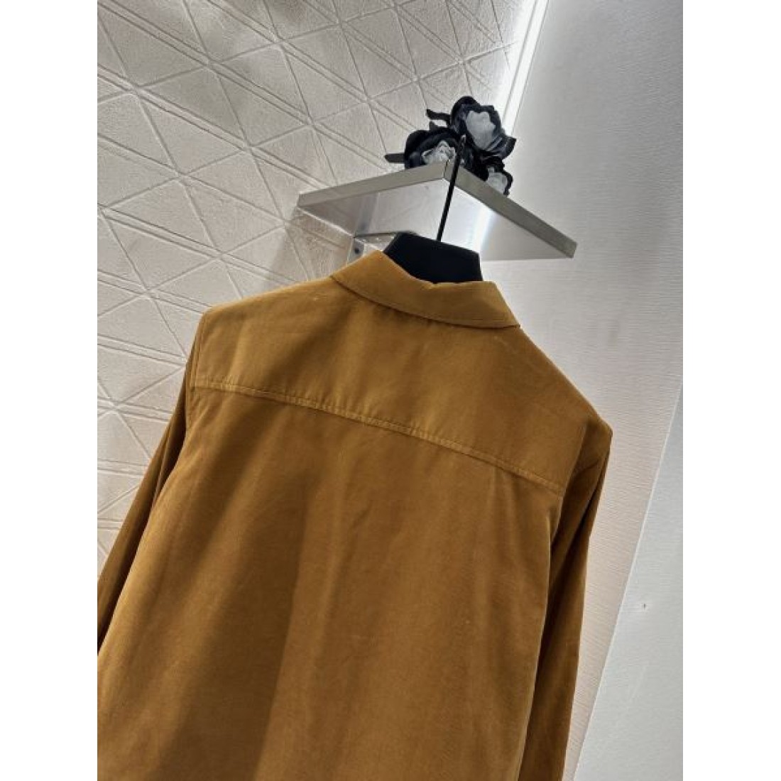 シンプルで大人っぽい CELINE コピー シャツ CELINE 上品な仕上がり
