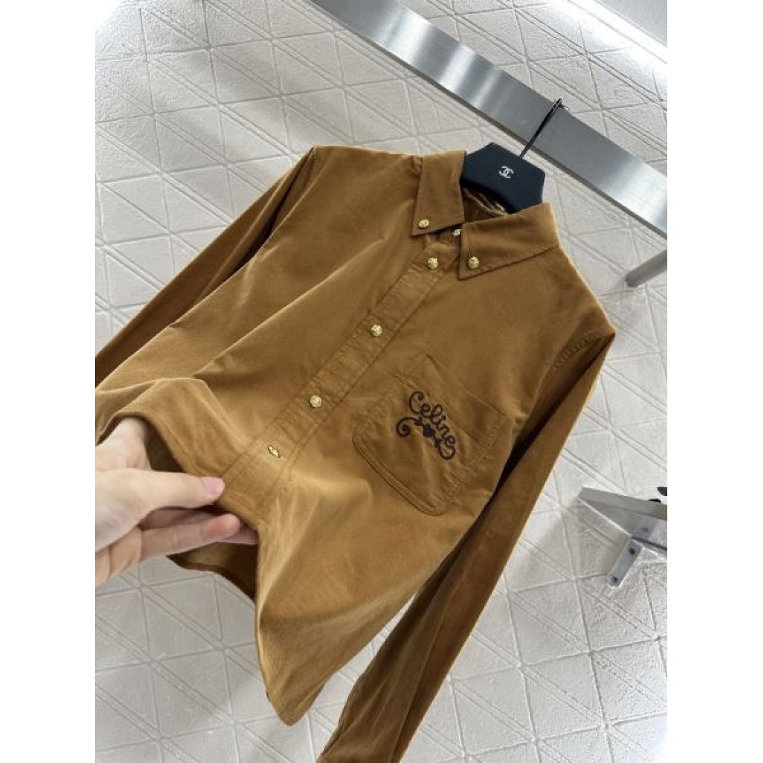 シンプルで大人っぽい CELINE コピー シャツ CELINE 上品な仕上がり