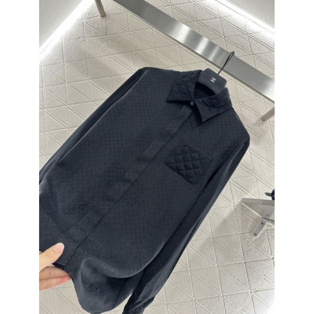 シャネル コピー シャツ CHANEL 洗練されたデザインで都会的に