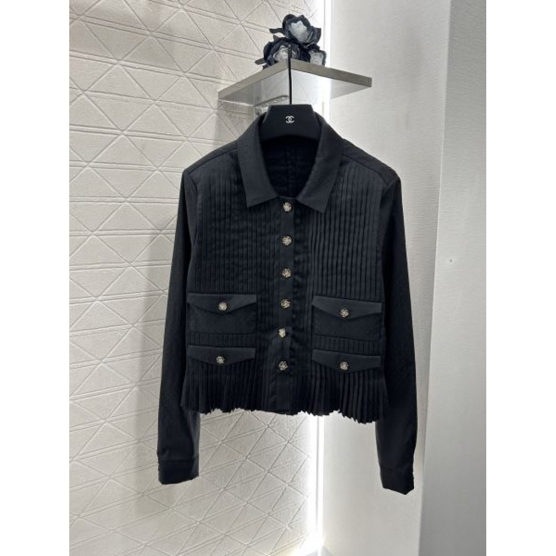 スタイリッシュな CHANEL コピー セットアップ CHANEL モダンな印象