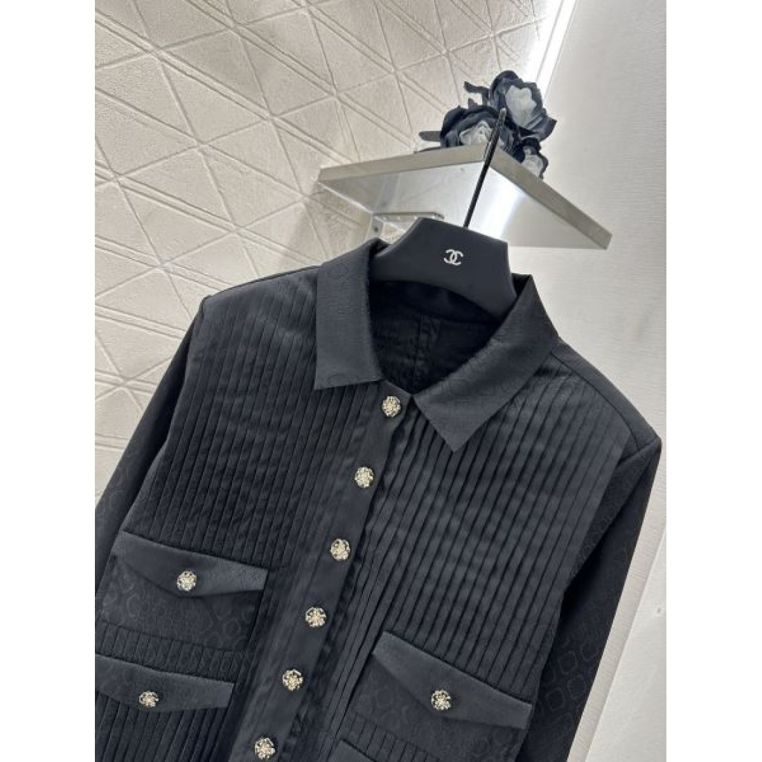 スタイリッシュな CHANEL コピー セットアップ CHANEL モダンな印象