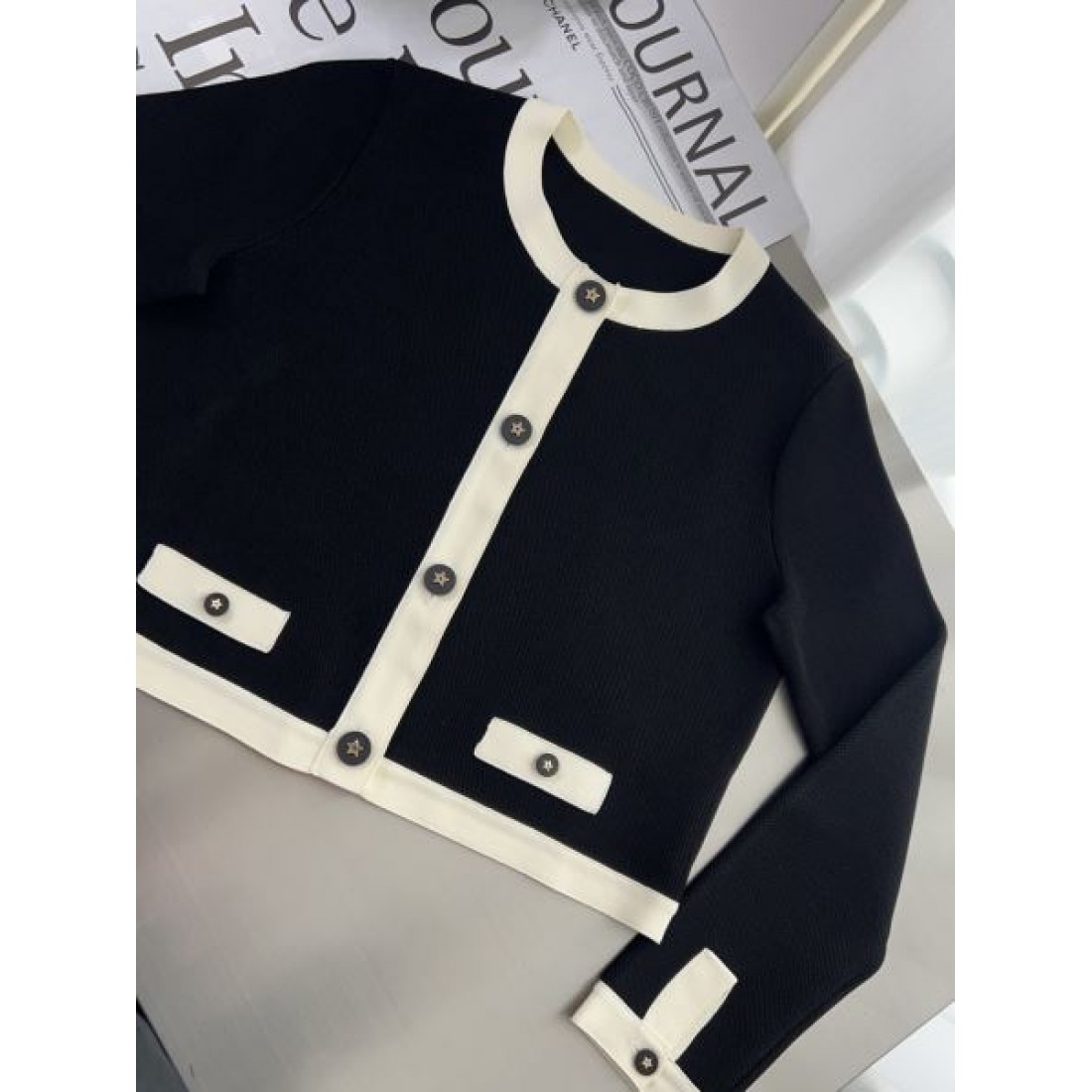 ディオール DIOR コピー カーディガン クラシックで優雅な印象