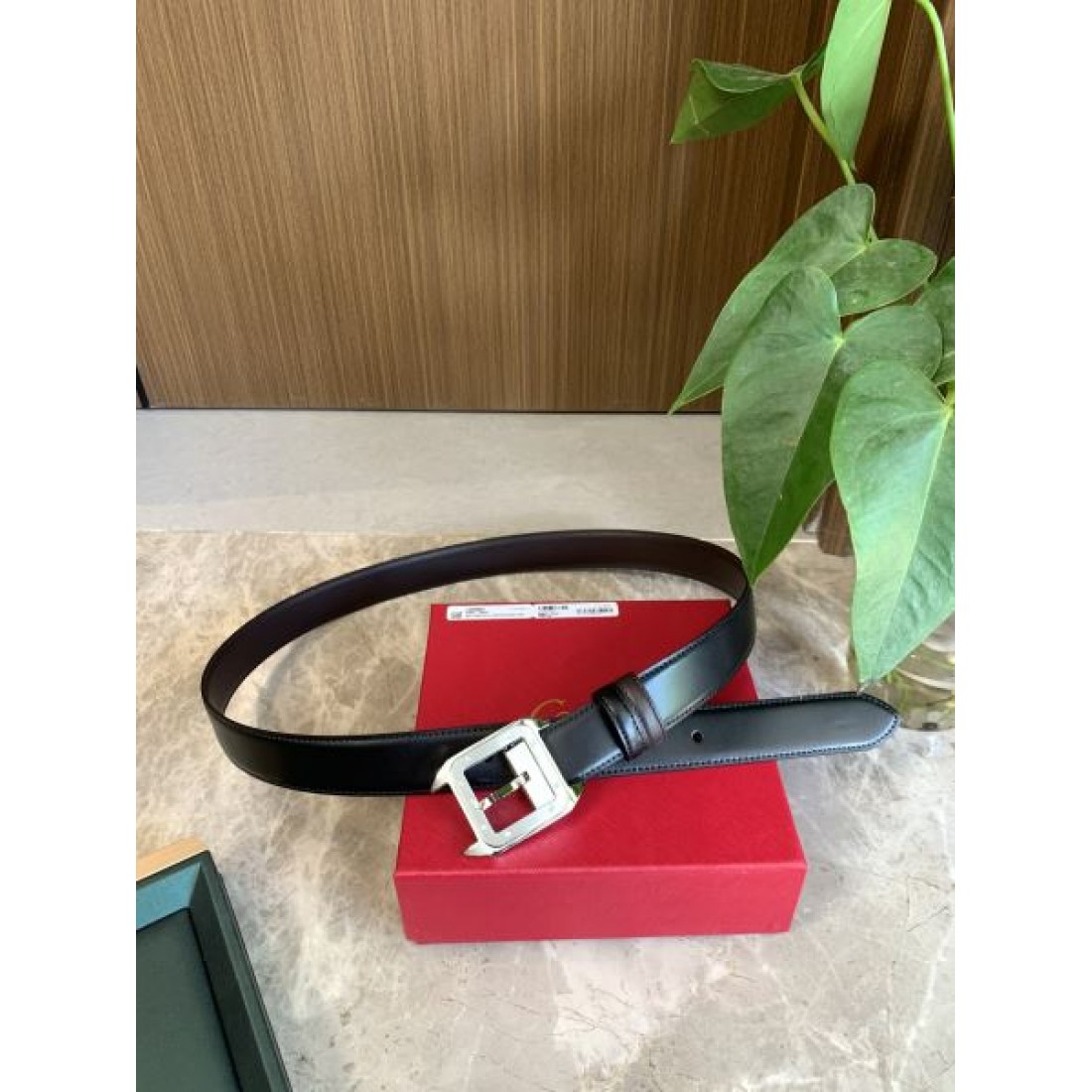 上質感漂う CARTIER スーパーコピー ベルト カルティエ で印象的に