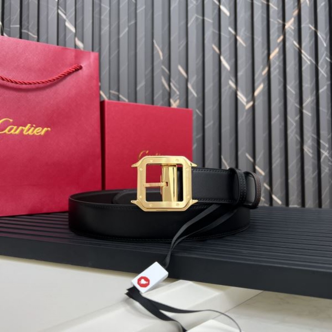 気品ただよう CARTIER カルティエ スーパーコピー ベルト 贅沢な装いに