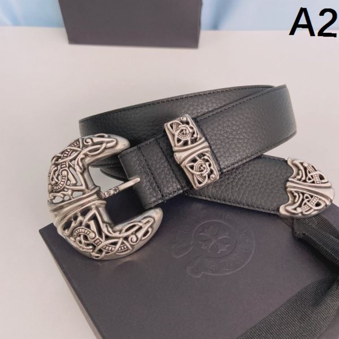 華やかで都会的な CHROME HEARTS クロムハーツ コピー ベルト 魅惑的な雰囲気