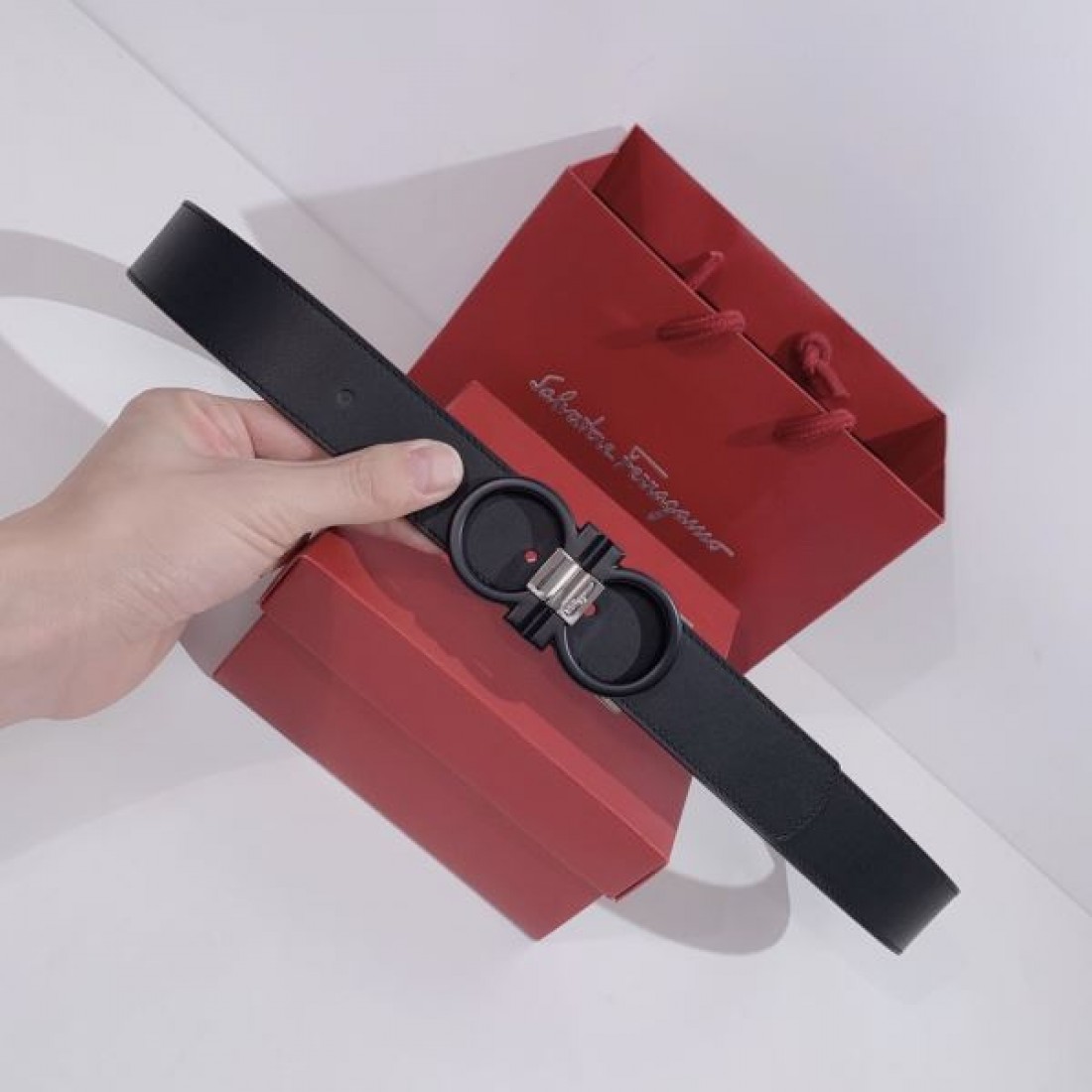 魅惑的で大胆な FERRAGAMO サルヴァトーレ コピー ベルト 存在感のある