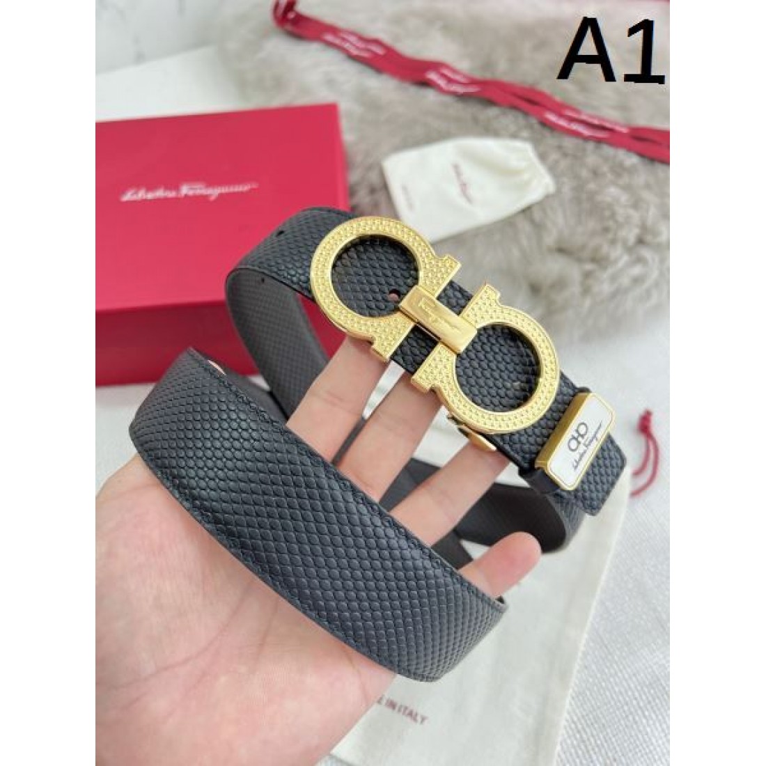 人気急上昇の FERRAGAMO フェラガモ コピー ベルト 贅沢で個性的なデザイン