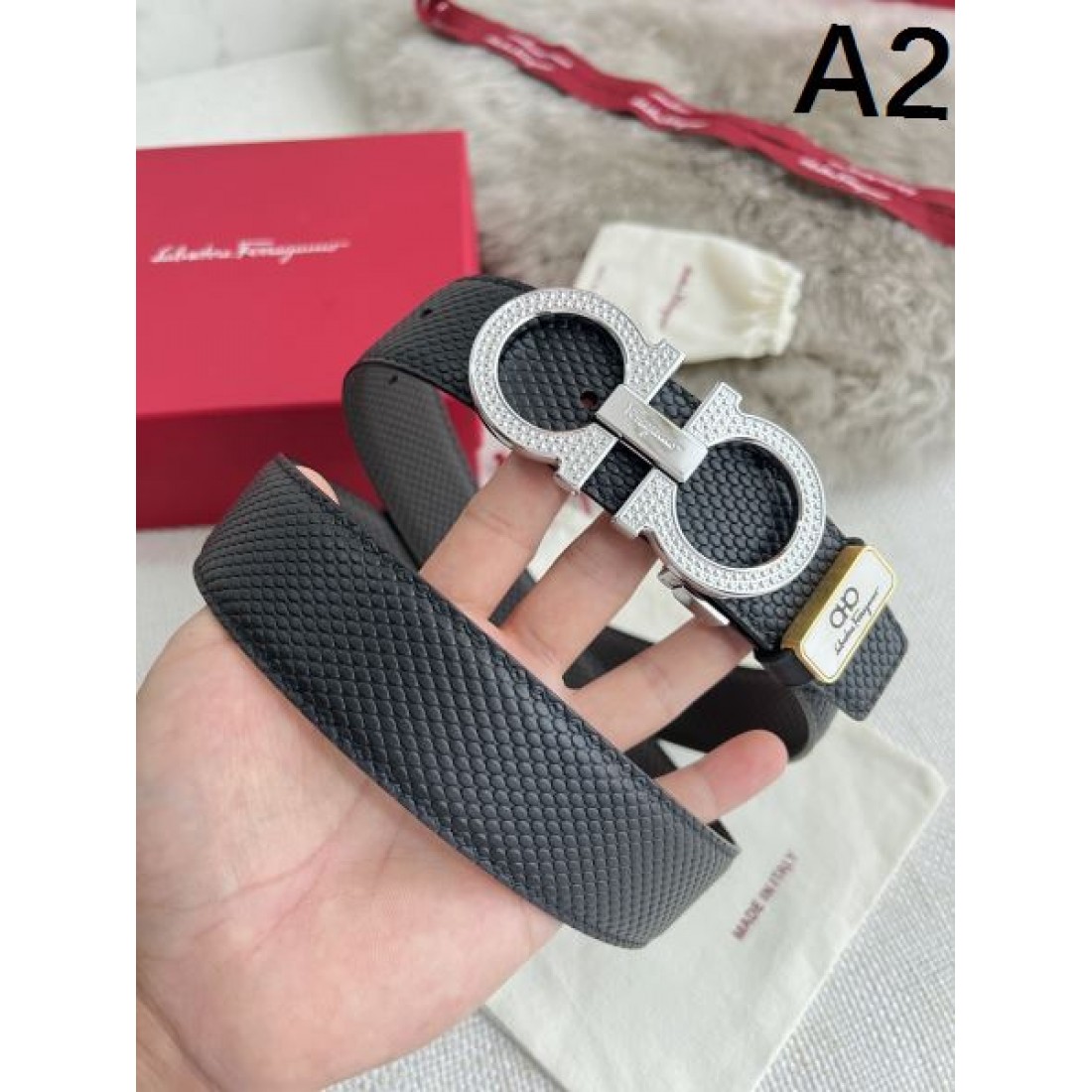 人気急上昇の FERRAGAMO フェラガモ コピー ベルト 贅沢で個性的なデザイン