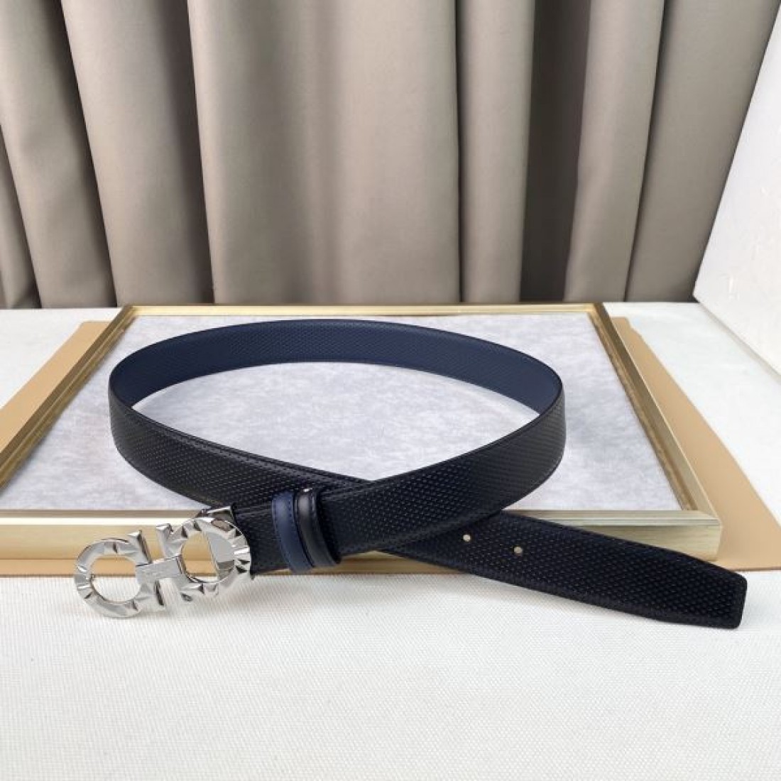 フェラガモ コピー ベルト FERRAGAMO 大人に似合うクラシカルで魅力的な