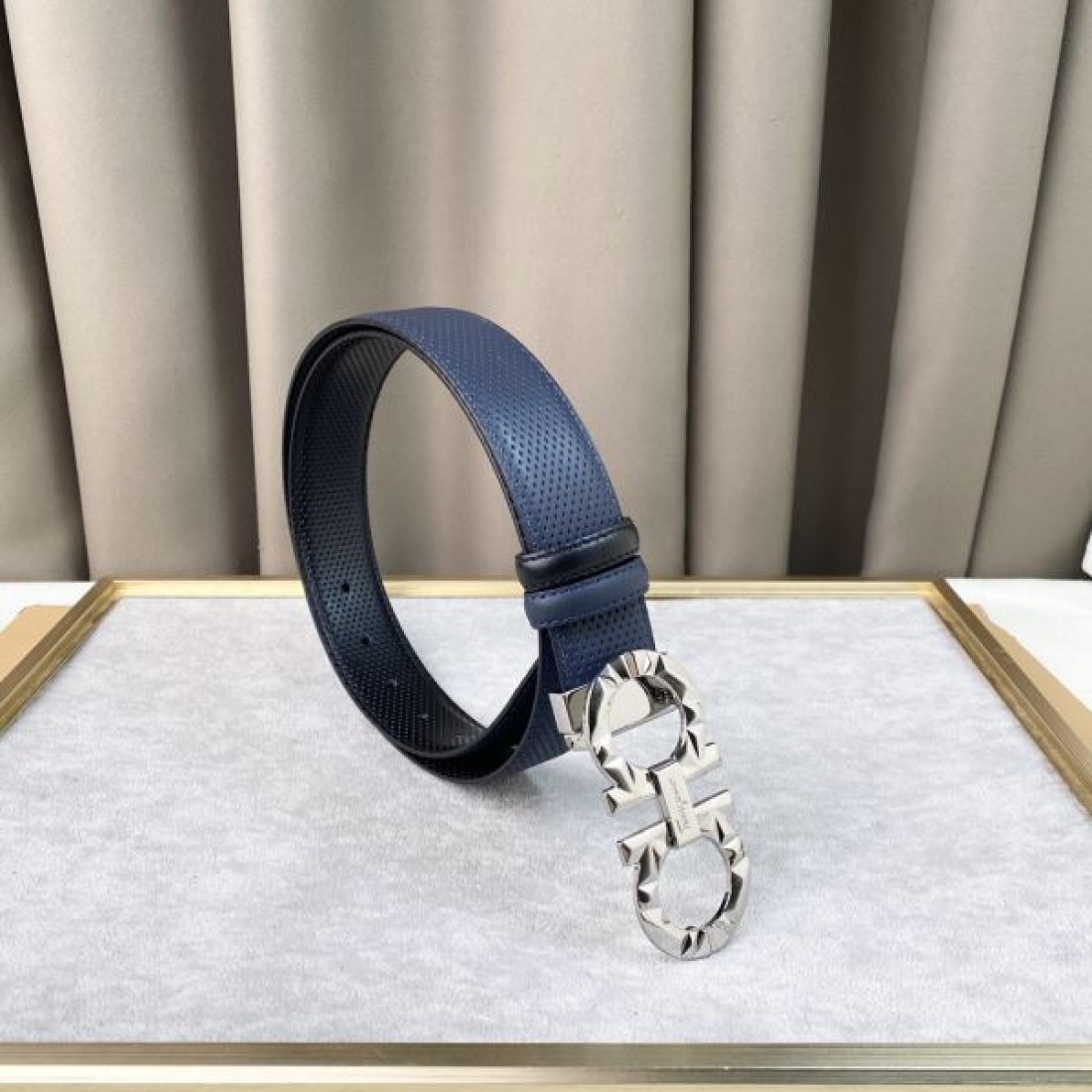 フェラガモ コピー ベルト FERRAGAMO 大人に似合うクラシカルで魅力的な