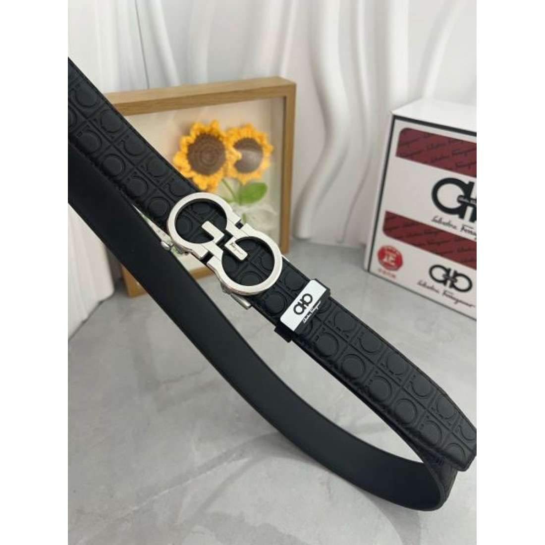 上質で優れた存在感 フェラガモ FERRAGAMO コピー ベルト モダンな仕上がり